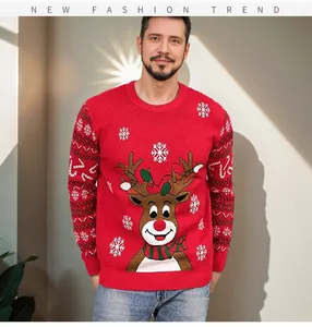 Gros plan d'un pull de Noël rouge festif avec des motifs de rennes et de flocons de neige.