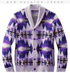 Modische lila Strickjacke für Herren mit geometrischem Muster und weichem Schalkragen