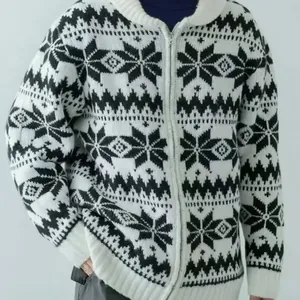 Men's retro knit cardigan sweater with vintage snowflake pattern and zip closure