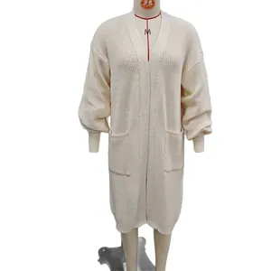 Eleganter cremefarbener langer Strickcardigan für Damen mit praktischen Seitentaschen