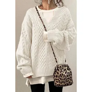 Maglione oversize da donna in maglia a trecce color panna con scollo a V e stile casual