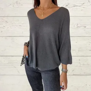 Loose-fit grey V-neck knit sweater with 3/4 sleeves for casual women's styling