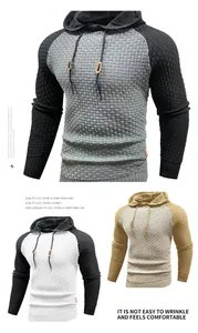 Sudaderas ajustadas para hombre con textura de cuadros en gris, blanco y dorado