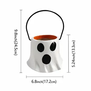 Vue détaillée des dimensions d'un seau fantôme d'Halloween blanc pour bonbons ou comme jardinière
