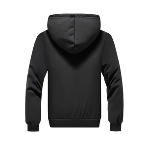 Vue arrière d'un sweat à capuche noir épais en polaire pour homme pour l'hiver froid