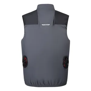 Gilet refrigerante con ventole, collo alto e protezione UV in grigio, vista retro.