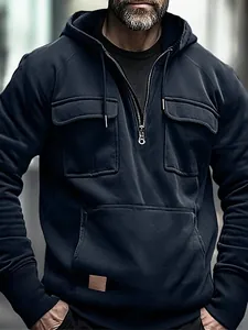 Dunkelblauer Herren-Kapuzenpullover mit Viertelreißverschluss und Brusttaschen