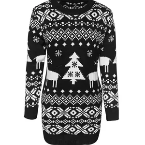 Robe tricotée de Noël à manches longues avec motifs de rennes et sapins, noir et blanc
