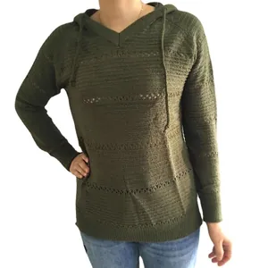 Sudadera de punto verde oliva para mujer con rayas caladas y escote en pico