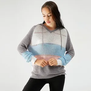 Sweat à capuche tricoté pour femme à rayures colorées et coupe ample avec manches longues