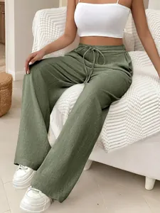 Pantalon décontracté à jambes larges et taille haute en vert olive avec cordon de serrage