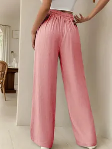 Vue arrière d'un pantalon rose à jambes larges, taille haute avec taille élastiquée