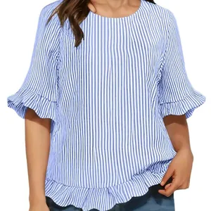 Blouse à rayures bleues et blanches avec manches à volants et ourlet festonné