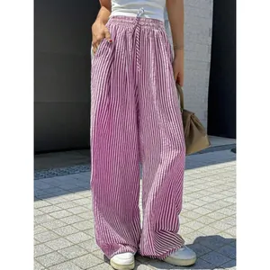 Locker gestreifte Damen-Hose mit hoher Taille und weitem Bein in Rosa und Schwarz