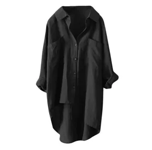 Détail du chemisier noir en coton et lin pour femme avec un ourlet asymétrique chic