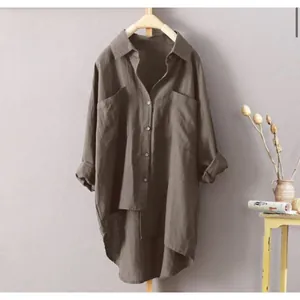 Chemisier décontracté en coton et lin pour femme avec poches et ourlet asymétrique chic