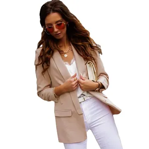 Elegante beige nauwsluitende blazer met lange mouwen voor dames, professionele OL-stijl outfit.