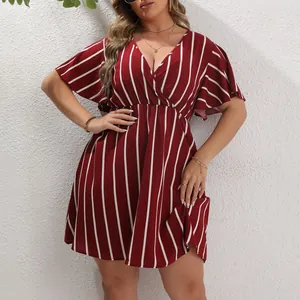 Elegante vestido de talla grande para mujer con rayas rojas y blancas y escote en V chic