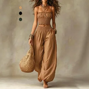 Ensemble bohème deux pièces avec haut court froncé et pantalon large taille haute