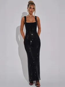 Robe longue sexy à sequins noirs avec col carré et détails en diamants brillants
