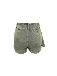 Vue arrière d'un skort en denim taille haute vieilli avec finition gris acide délavé