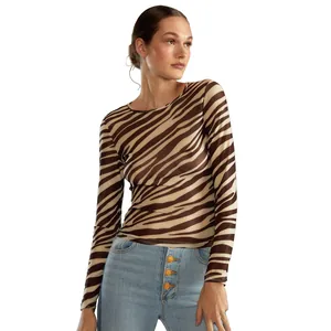 T-shirt a maniche lunghe in mesh con stampa zebrata vestibilità slim vista dettaglio