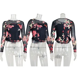 Vues détaillées du t-shirt à manches longues en mesh à imprimé floral sous différents angles.