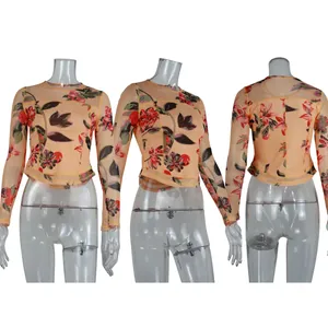 Vues détaillées sous plusieurs angles d'un t-shirt à manches longues en tulle fleuri femme.