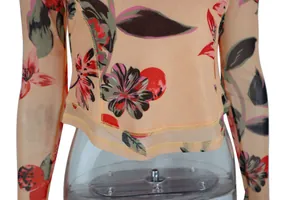 Détail du t-shirt à manches longues en résille double épaisseur à imprimé floral