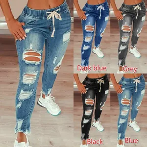 Collection de jeans déchirés pour femmes en bleu foncé, gris, noir et bleu clair