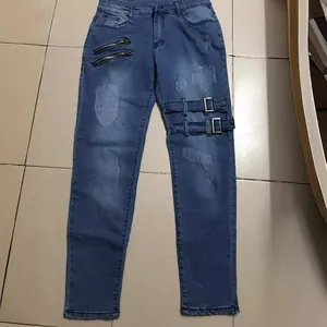 Trendige Herren Biker Jeans in Blau mit Reißverschluss und dekorativen Schnallen-Details