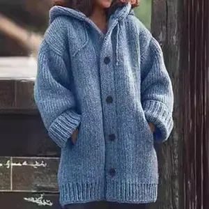 Stijlvol oversized blauw gebreid vest voor dames met capuchon en handige grote knopen