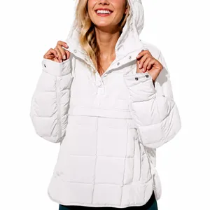 Veste pull à capuche matelassée blanche élégante avec manches longues et ourlet rond