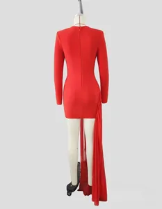 Elegante vestido bandage rojo de manga larga con detalle de drapeado lateral de espalda