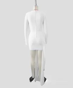 Vestido bandage corto blanco de manga larga con detalle de cola de malla lateral
