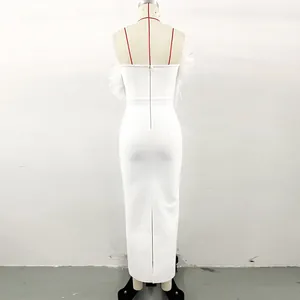 Vista trasera de elegante vestido de noche de vendaje blanco ajustado con detalle
