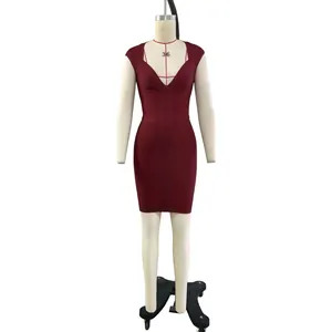 Elegant burgundy V-neck sleeveless knit bandage evening dress with a slim-fit silhouette for parties