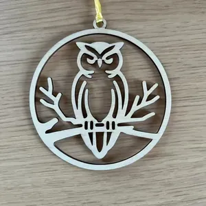 Ornement chouette en bois découpé au laser pour cadeaux d'amitié et décoration murale