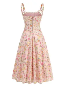 Vista posteriore di un abito stile corsetto a fiori rosa con stecche e spalline sottili
