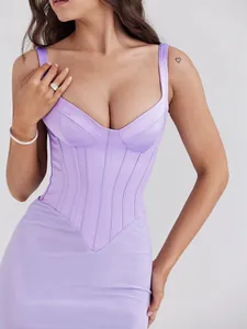 Elegant lavender lavender corset dress with sexy V-neck and bodycon fit for evening party.
