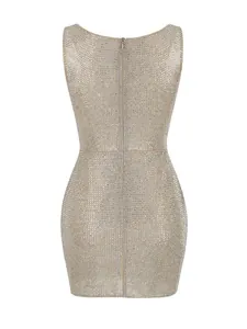 Rückansicht eines eleganten champagnerfarbenen figurbetonten Minikleides mit Strass