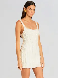 Elegante witte mini-jurk met parels voor dames in een mouwloze camisole-stijl