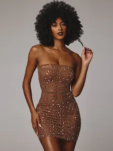 Miniabito sexy marrone a fascia in mesh con strass per abbigliamento da club elegante