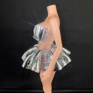 Sexy silver mirror two-piece stage performance costume for nightclub parties and dance shows.