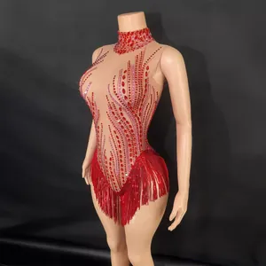 Body rosso scintillante con strass e frange per spettacoli teatrali e danza latina