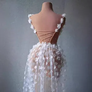 Robe de soirée blanche dos nu élégante avec tulle à fleurs 3D et lacets au dos