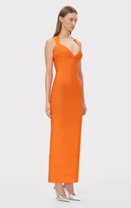 Elegante vestido maxi bandage naranja con escote en V profundo y tirantes cruzados