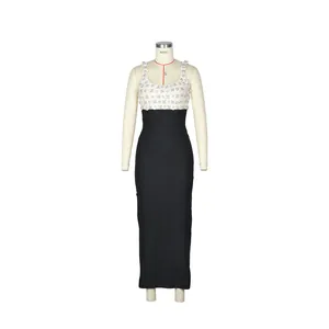 Elegantes schwarz-weißes Abendkleid mit Perlen und Strasssteinen am Oberteil