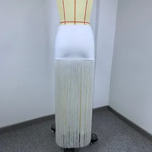 Μπροστινή όψη λευκής φούστας bandage με ψηλή μέση και μακριά κρόσσια