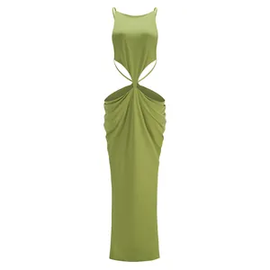 Silueta frontal del vestido largo halter verde aguacate con cortes en cintura y drapeado.